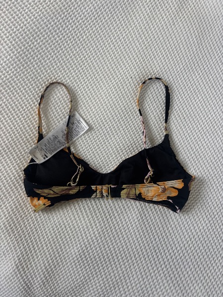 Woman’s billabong Bikini top, photo 2